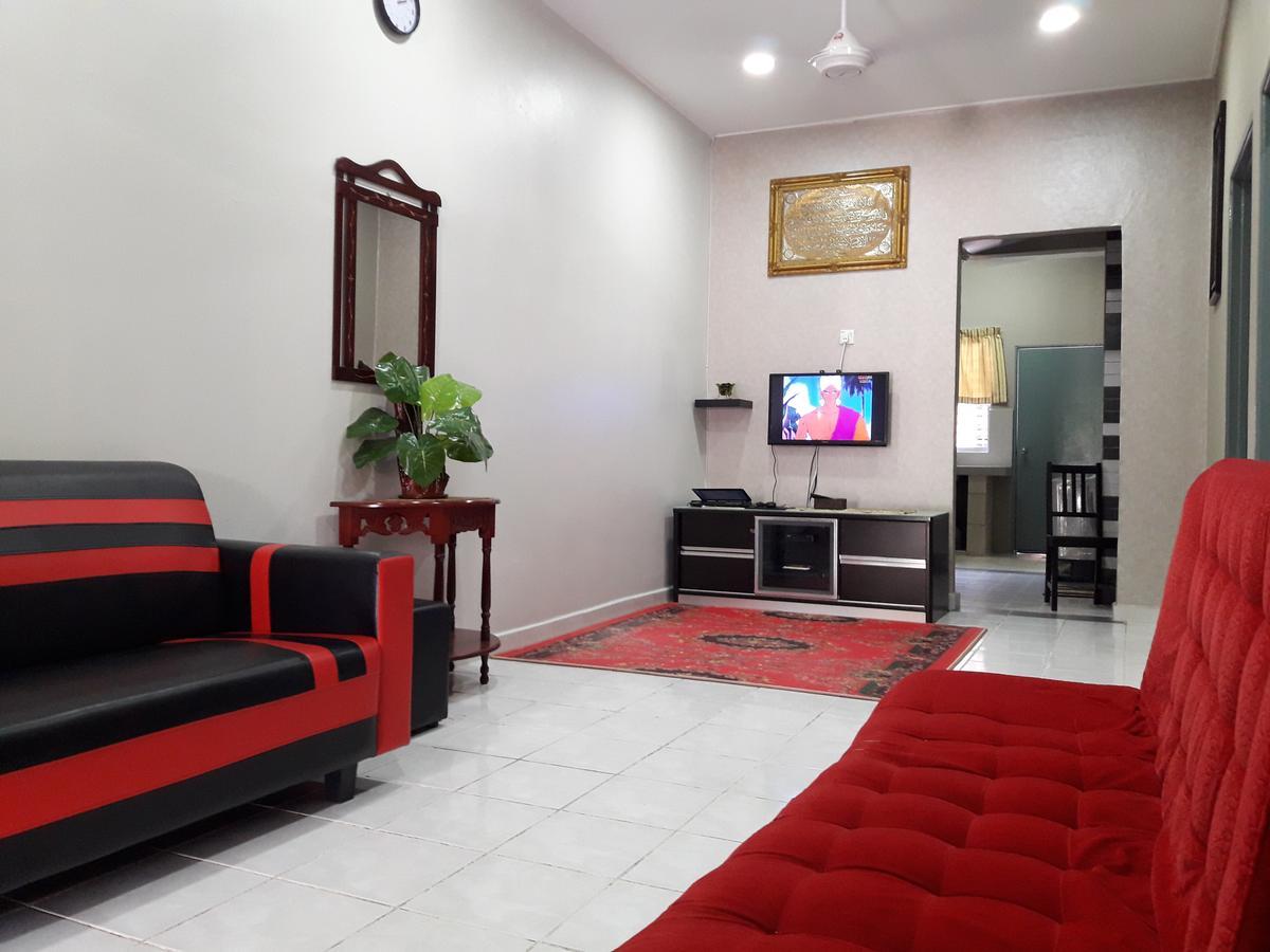 Homestay Bahau Jempol Eksteriør bilde