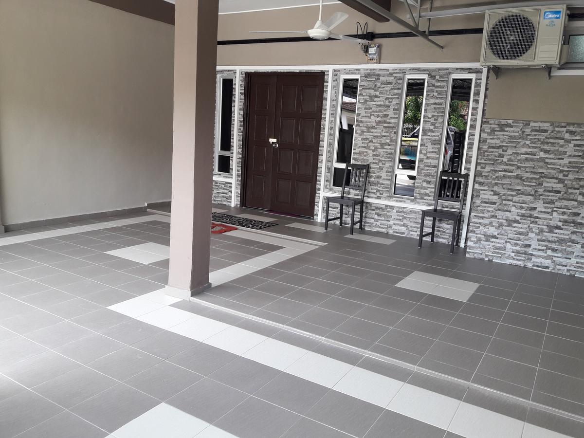 Homestay Bahau Jempol Eksteriør bilde